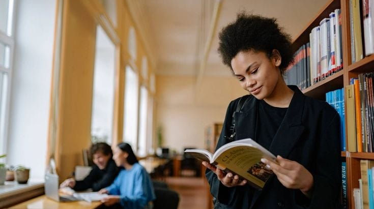 ¿Por qué los universitarios deben leer?