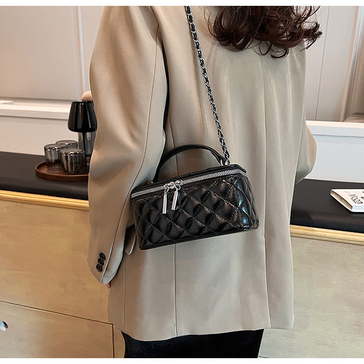 Miniatura: Bolsa Box Matelassê com Corrente – Elegância Moderna com Toque de Luxo