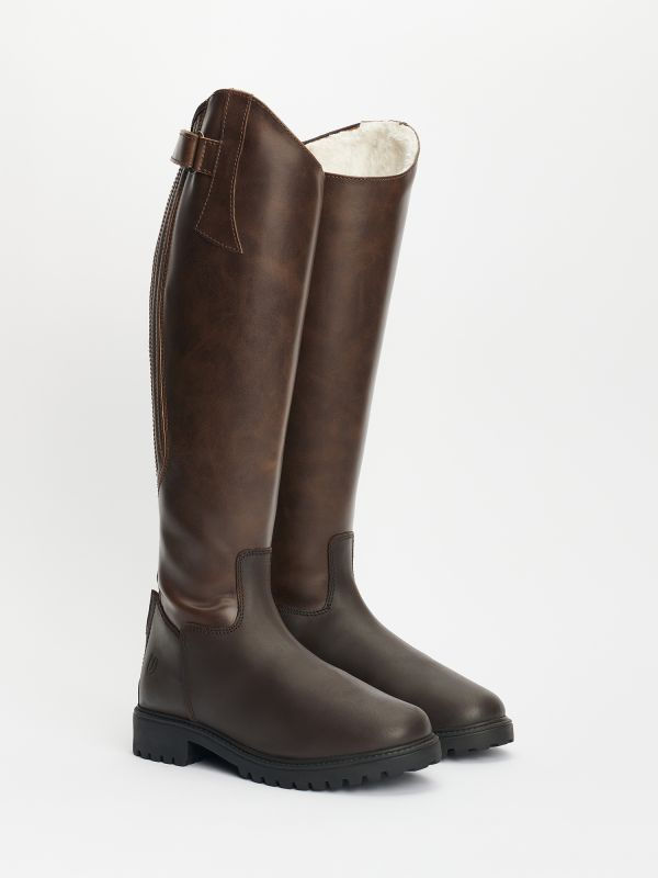 Sidovy båda stövlar