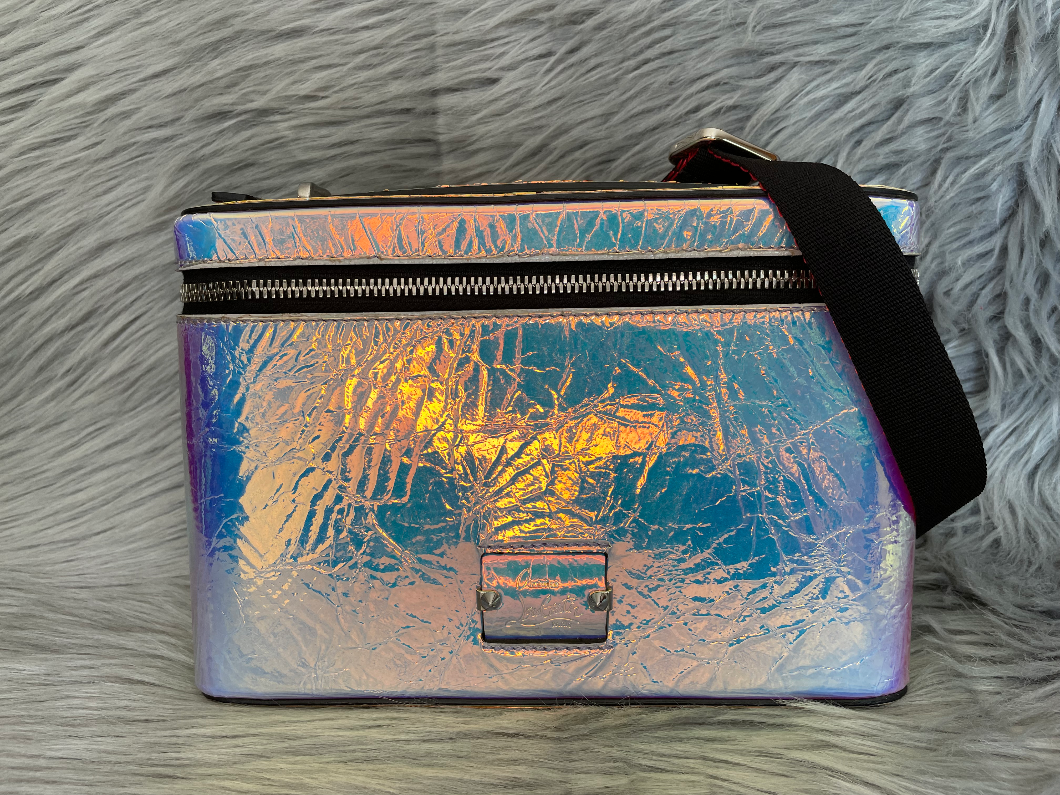 EUC CHRISTIAN LOUBOUTIN PVC Iridescent Calfskin Kypipouch Crossbody