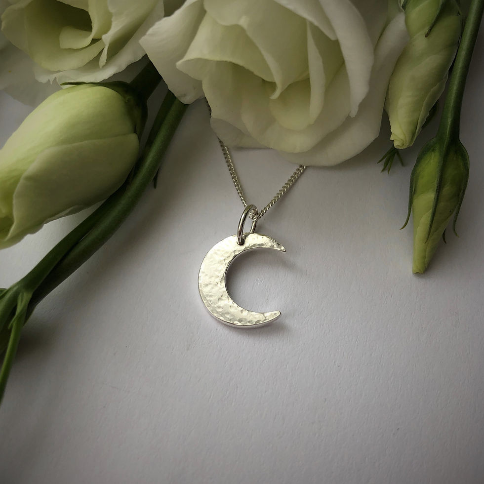 Thumbnail: Crescent Moon Pendant