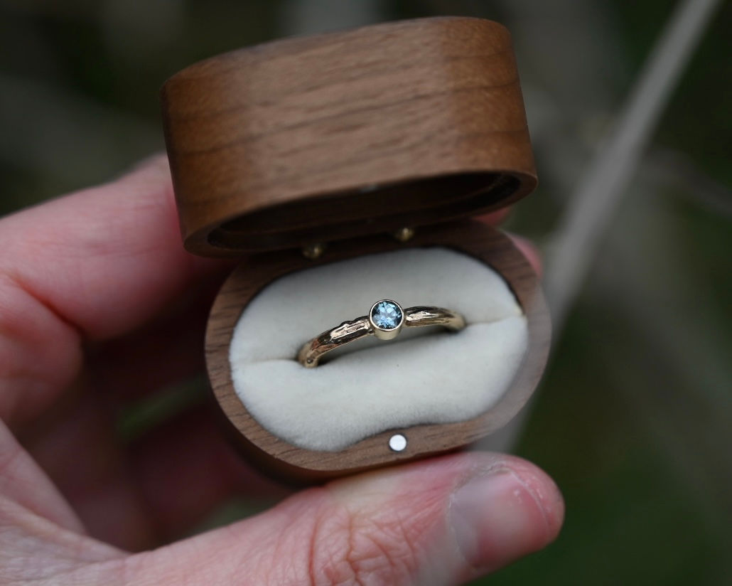 14k Yellow Gold Twig Ring Montana Sapphire 