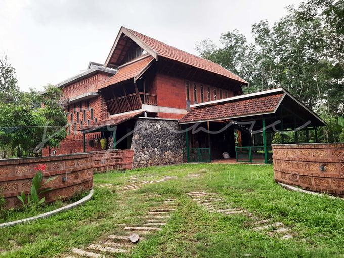 Residence in kerala, Traditional House, Raw Materials, Charupadi, Porotherm Bricks, Nalukettu, Tharavadu, Traditional Construction Methods, Sloped roof, Stone masonry, Pattazhi, Architects Bangalore, Traditional Indian Homes, Best Indian Architects, Architecture Bangalore, Top Architectural Firms in Bangalore, Vernacular Architecture Firm in Bangalore, Architects in North Bangalore, Top Interior designers in India, Top Traditional Architects in India, Architectural Design services in Bangalore.