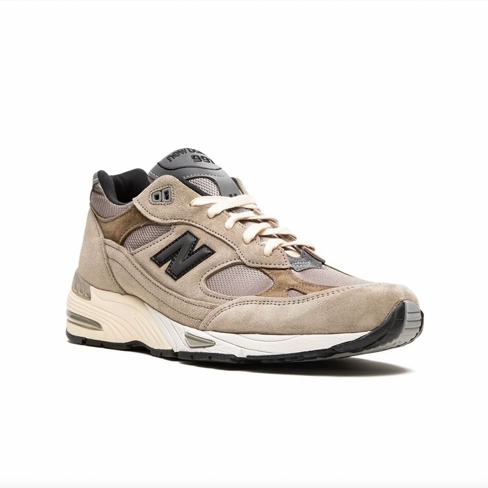 991 Made in UK Sneakers in cobblestone colour profile view