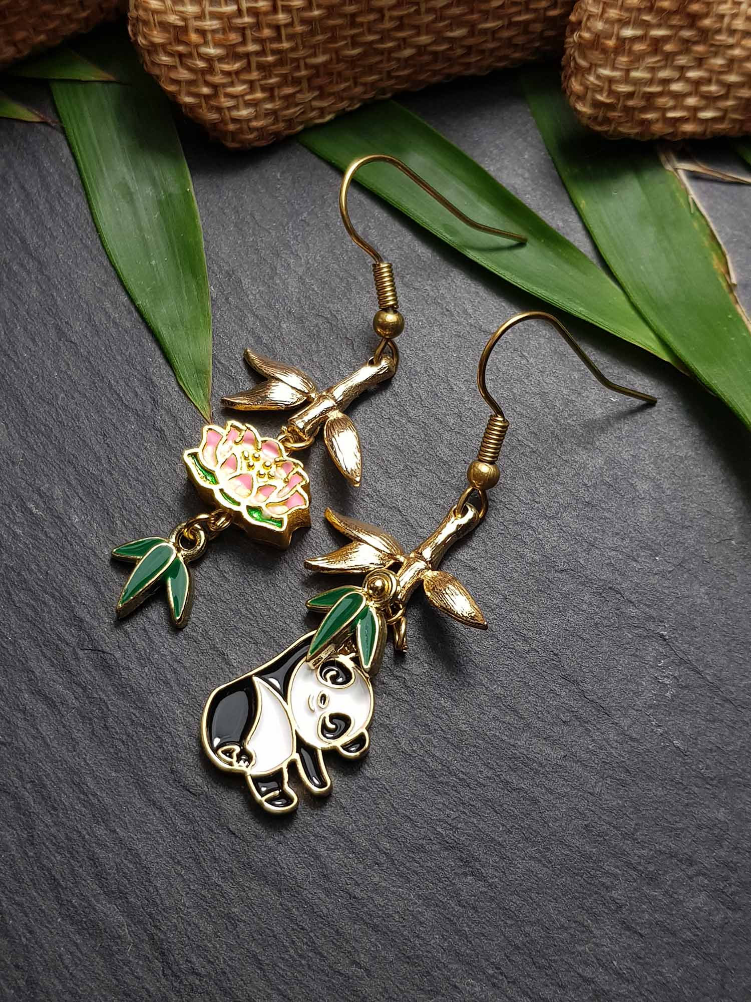 Boucles originales asymétriques "Panda, lotus et bambou"- 3667