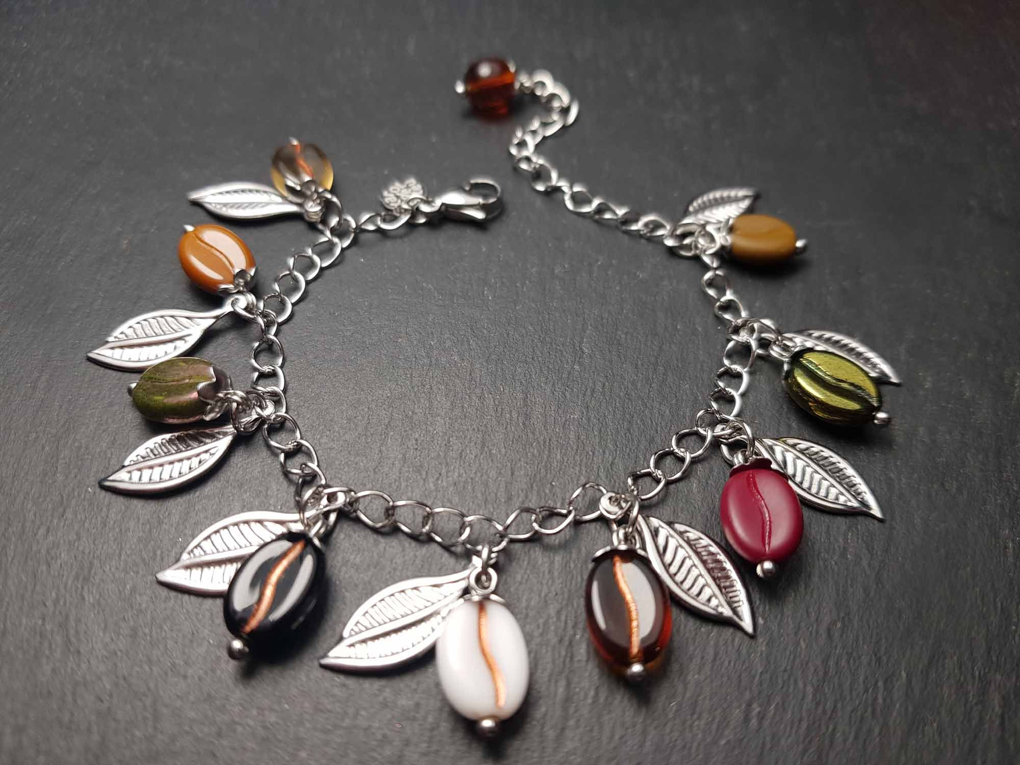 Bracelet original grains de café multicolores en breloques – 2875