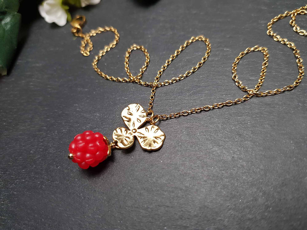 Miniature : Collier framboise & trèfle, acier inox doré -3384