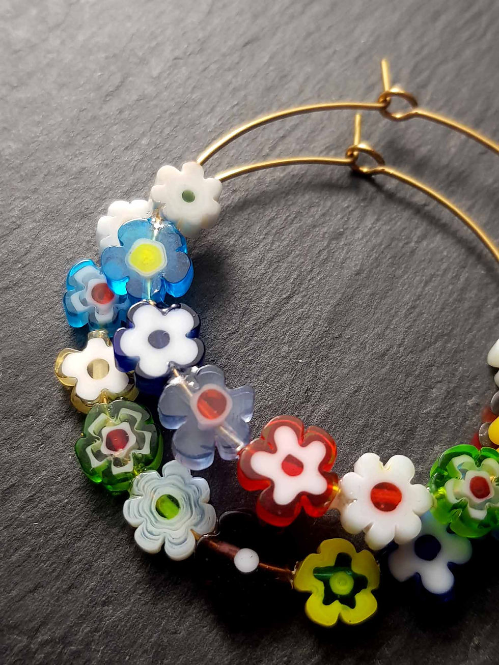 Miniature : Créoles fils acier inox doré et perle milles fleurs – 3611