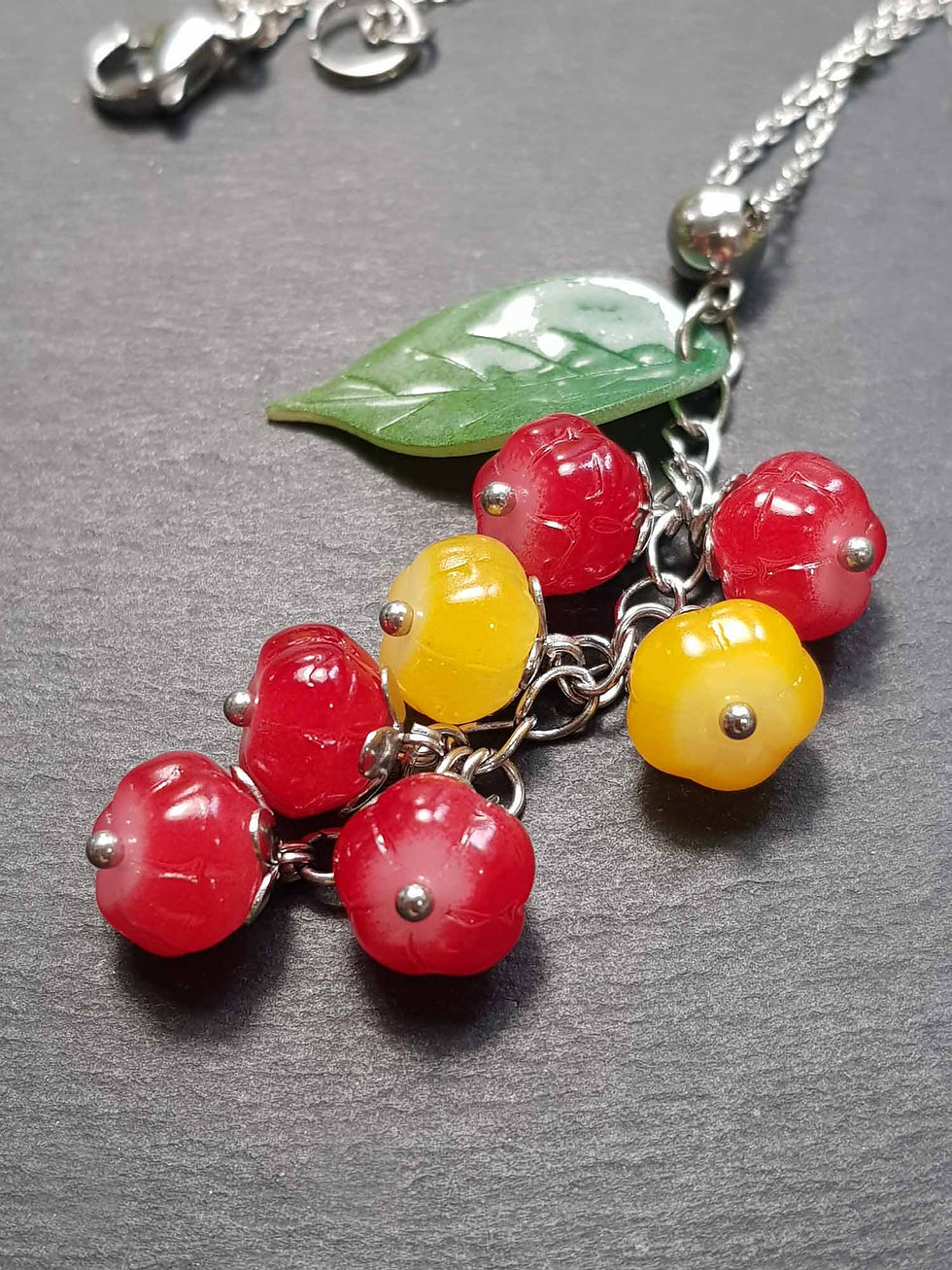 Miniature : Collier mini perles façon cerises péi en grappe - 3239