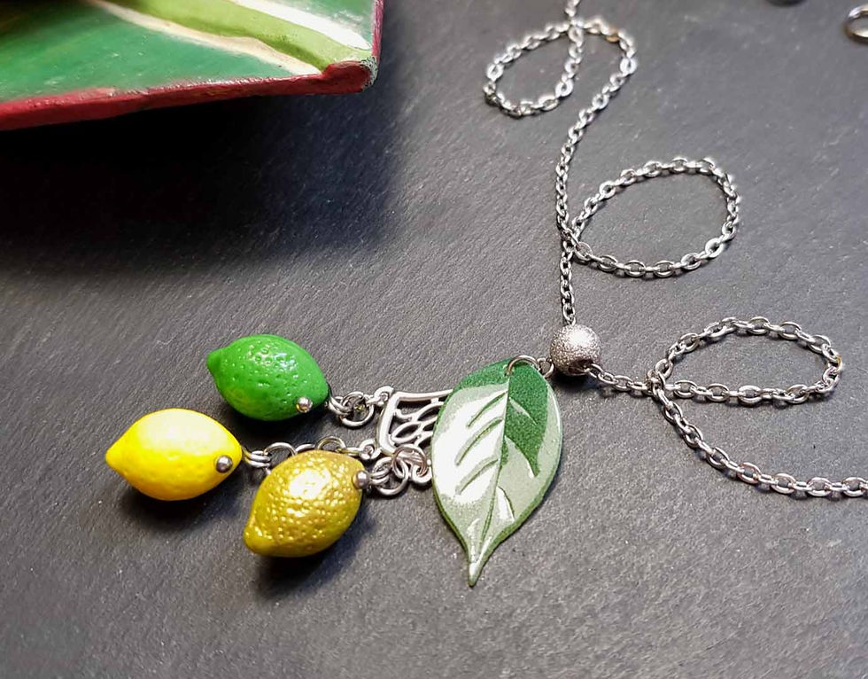 Collier 3 petits citrons & feuille verte - 3183