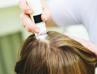 Consejo en cosmética capilar para cabello y cuero cabelludo