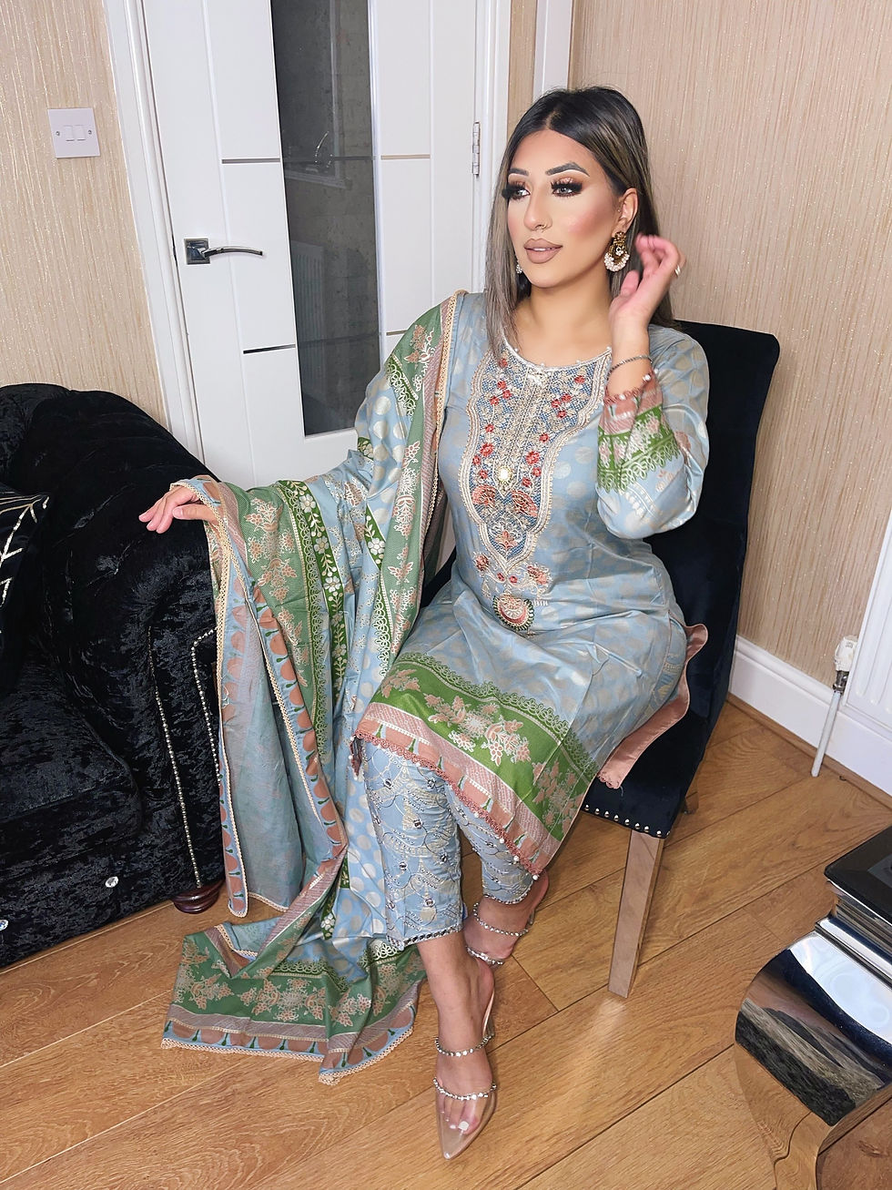 Thumbnail: MB Print Linen by Aiisha (Large)