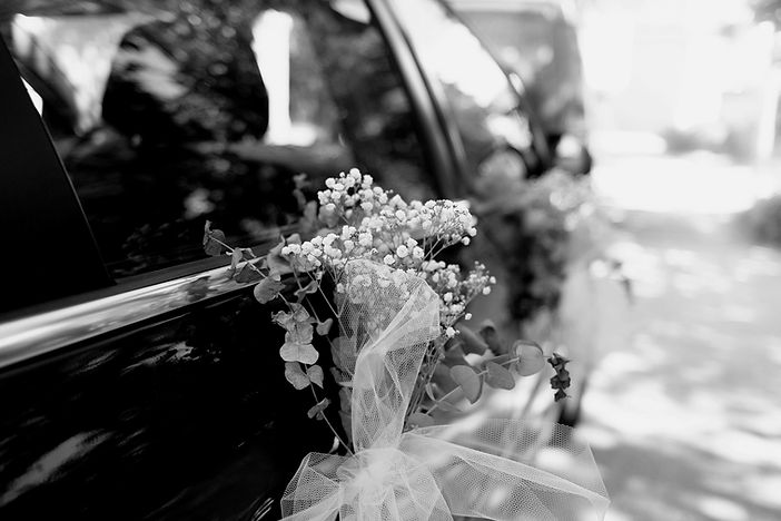 wedding bouquet on wedding car