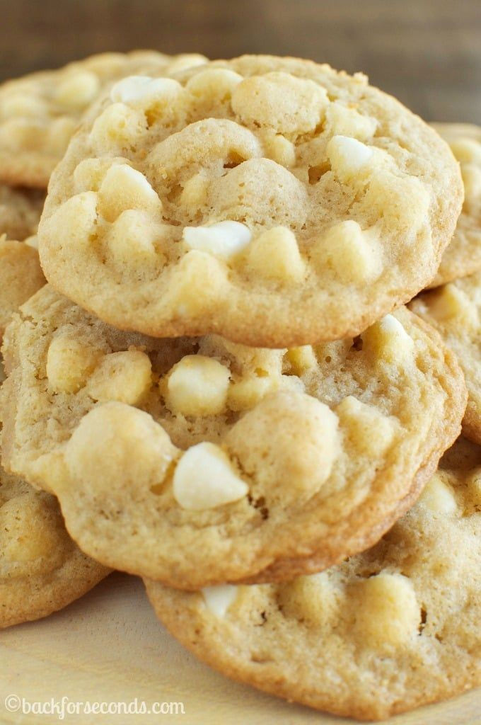 Macadamia white chocolate cookies