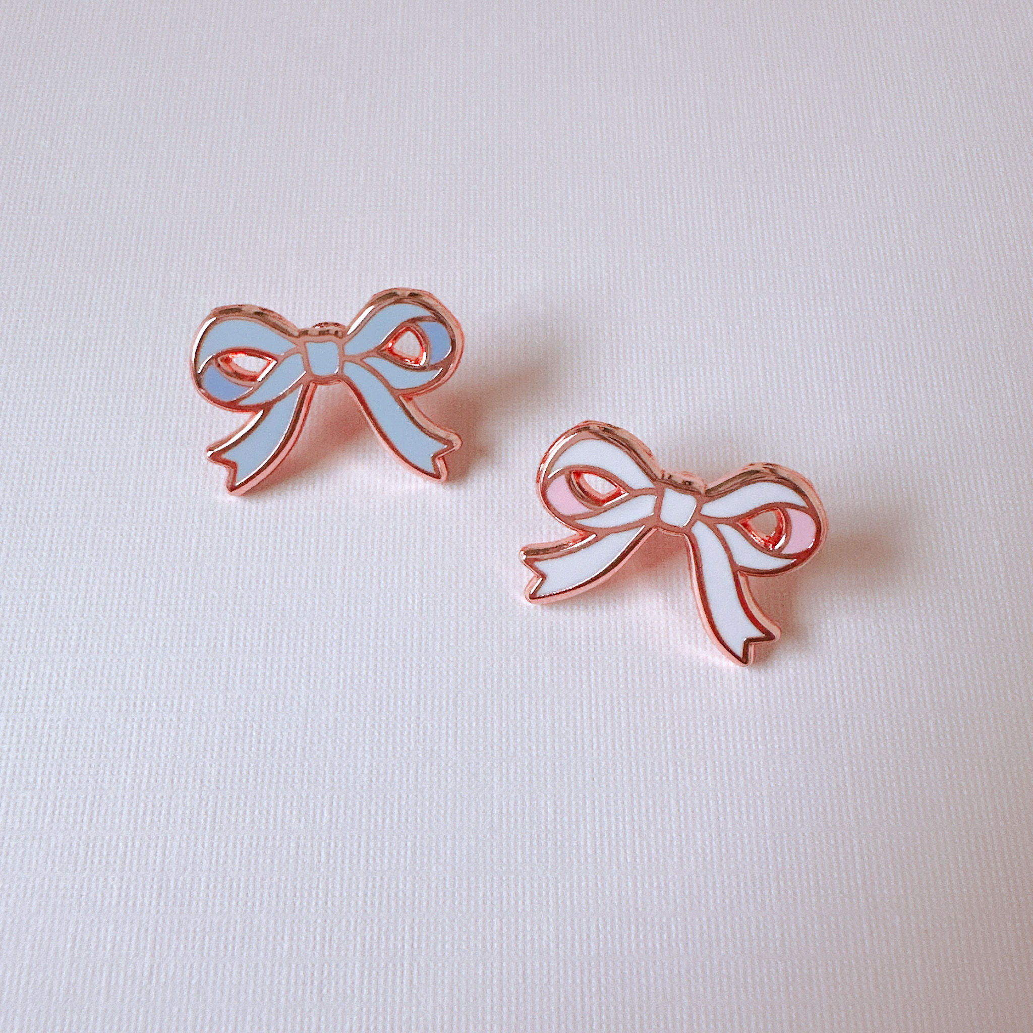 Bow - Enamel Pin