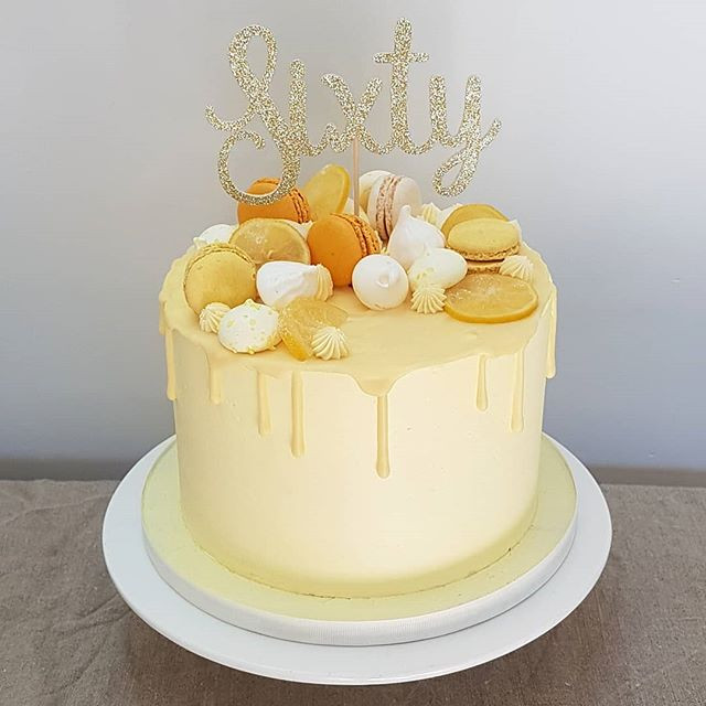 Lemon meringue drip cake
