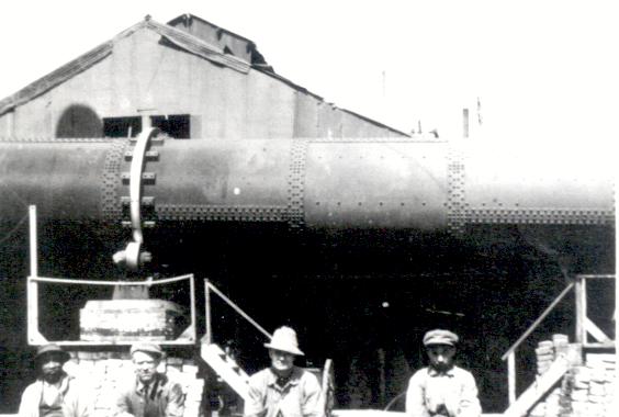 American Refractory workers at the Marl City plant c. 1918