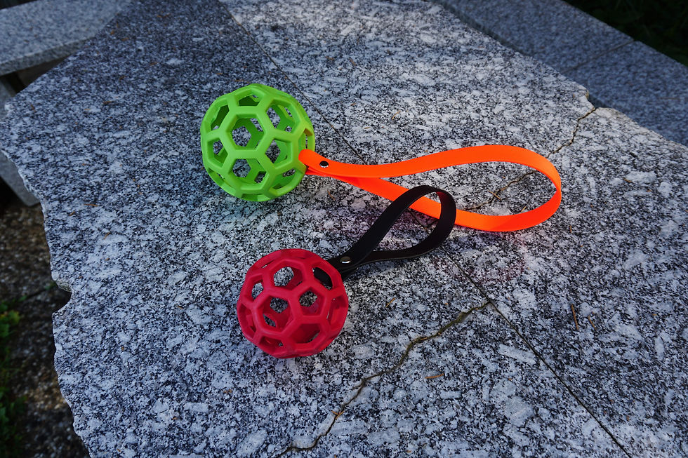 Nachrüstschlaufe robuster Hundeball mit Zerrschlaufe Hundespielzeug