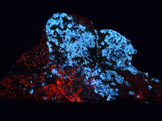 Margarosanite and Calcite from the Jakobsberg Mine, Filipstad, Värmland, Sweden