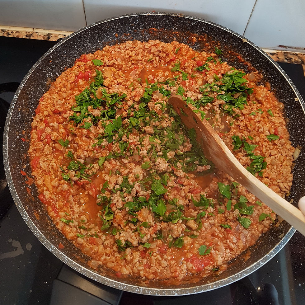 add parsley to the ready meat sauce