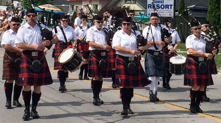 Kincardine’s Saturday Night Pipe Band Parade