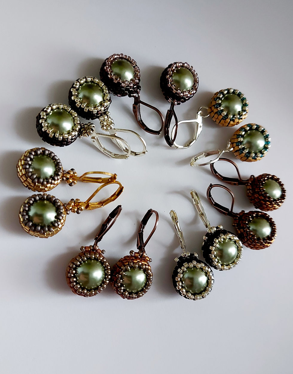 Thumbnail: Pearls earrings
