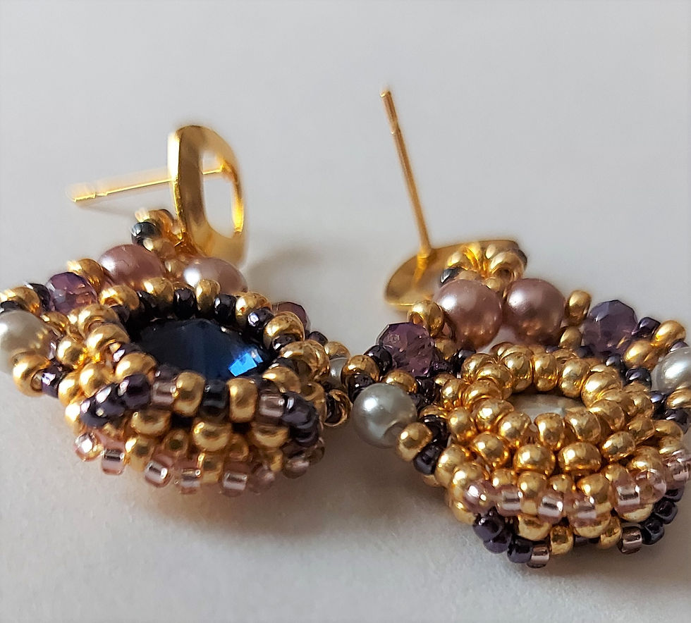 Thumbnail: Crown earrings