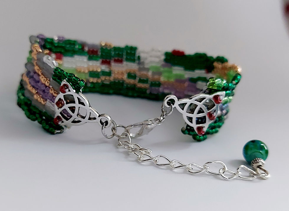 Thumbnail: Christmas colours bracelet