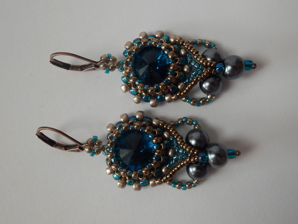 Thumbnail: Dark Blue Elegance