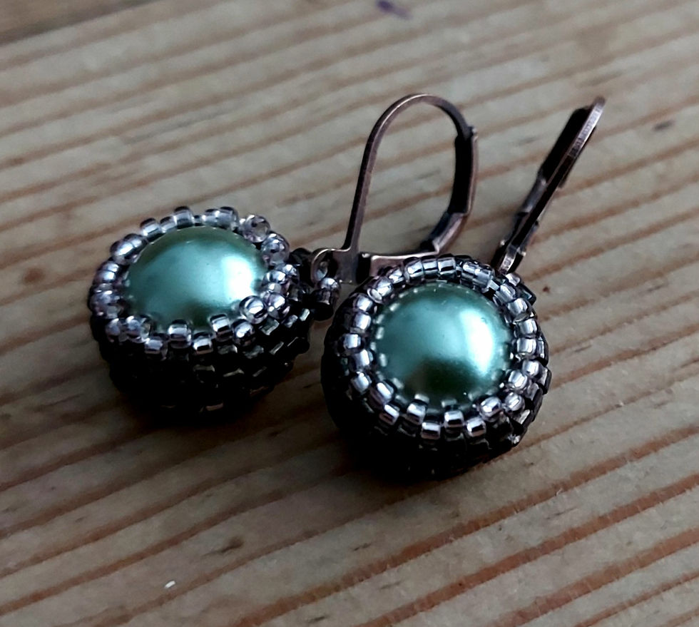 Thumbnail: Pearls earrings