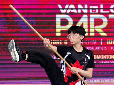 Van bLoc Party.jpg