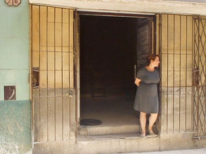 Tania Bruguera bajo arresto domiciliario en Cuba mientras aumentan las protestas contra el gobierno