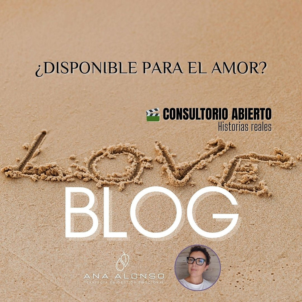 La palabra AMOR escrita en la arena