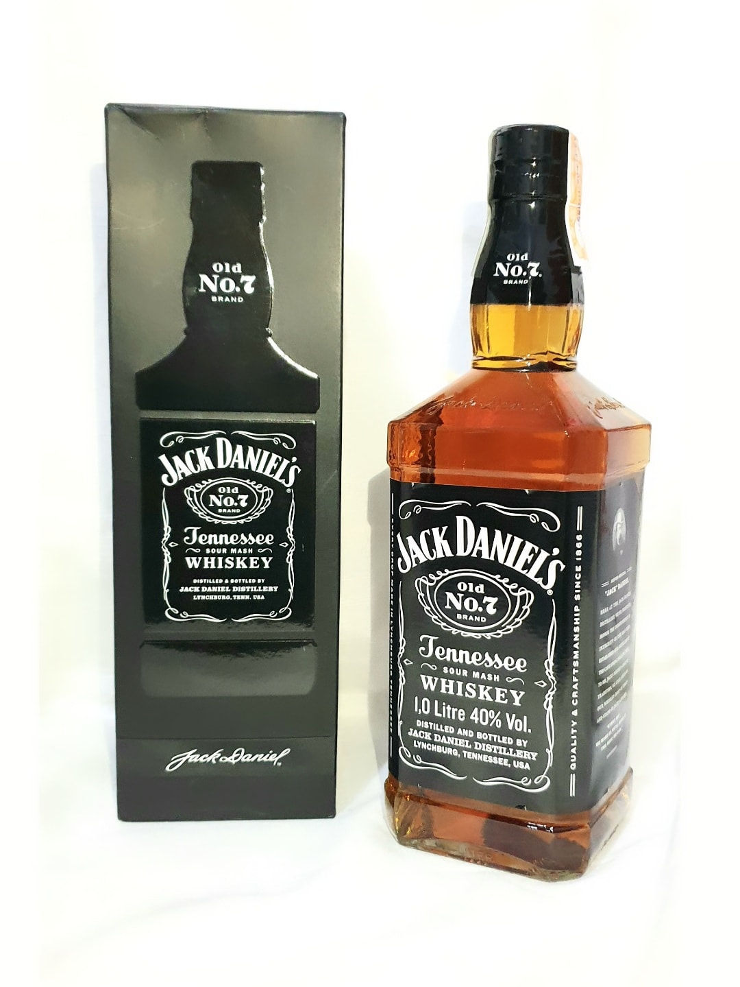 JACK DANIELS old No. 7 Tennessee Whiskey 1 Litre