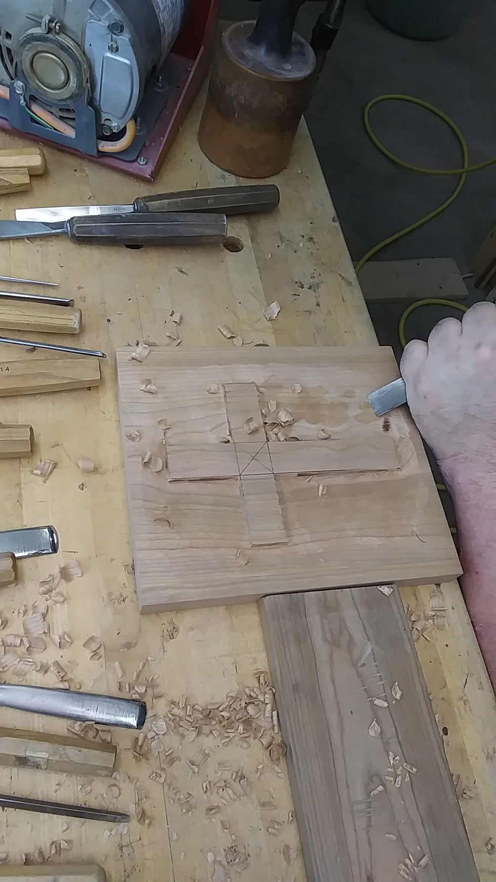 Прев'ю: Carved Cross Cremation Urn