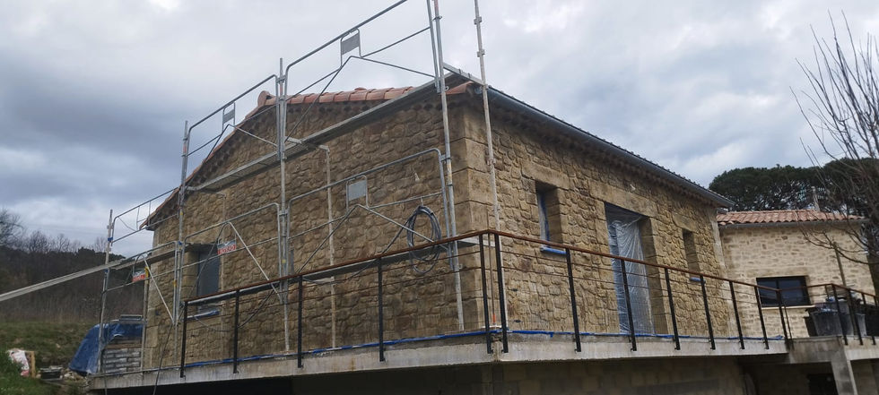 realisation-en-cours-imitation-pierres-baties