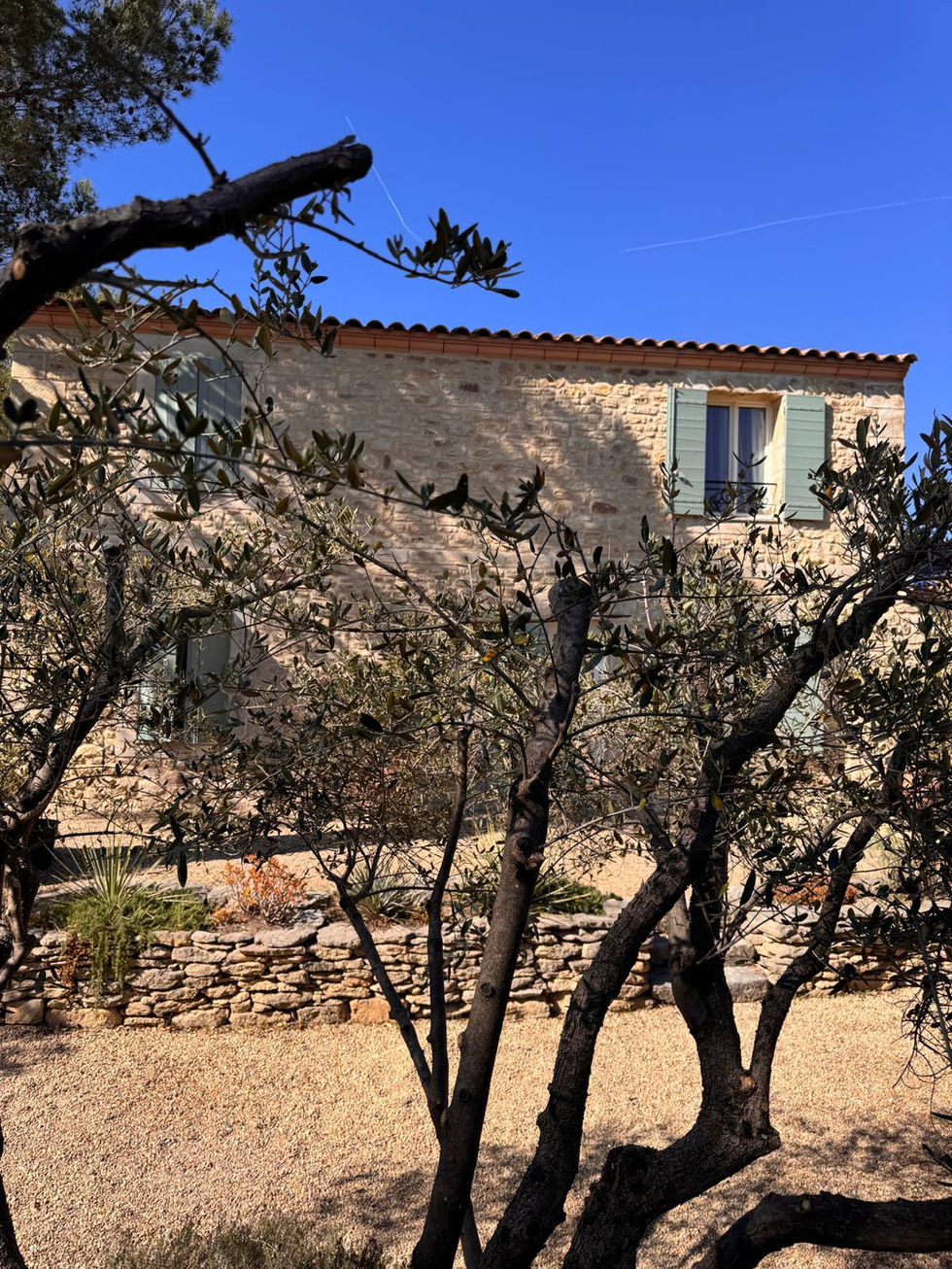 Mas provençal en imitation pierre naturelle