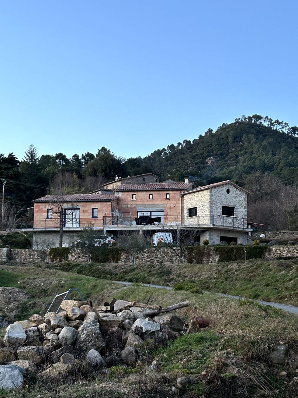 vue-ensemble-realisation-imitation-pierres-baties