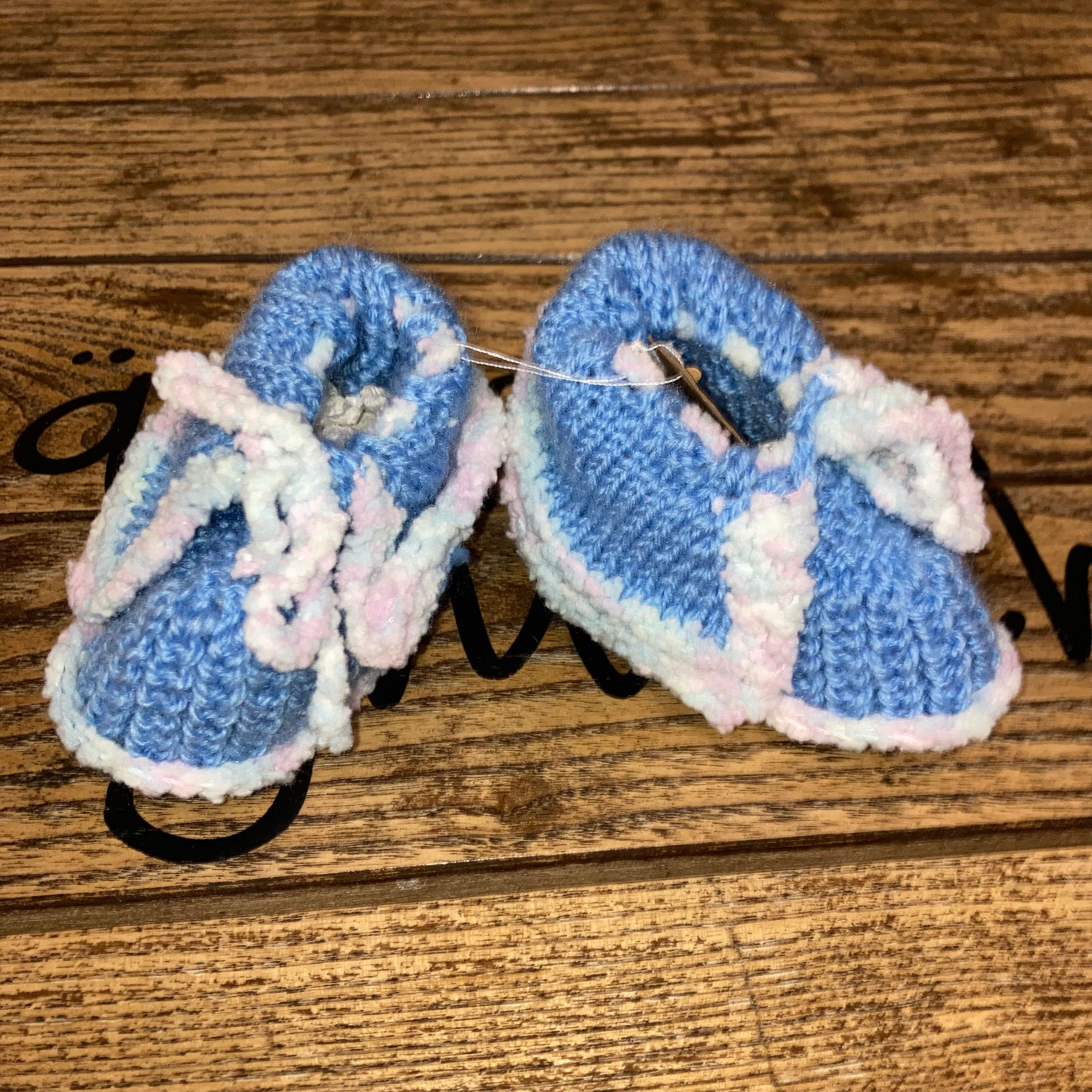 Handgestrickte Baby-Finkli