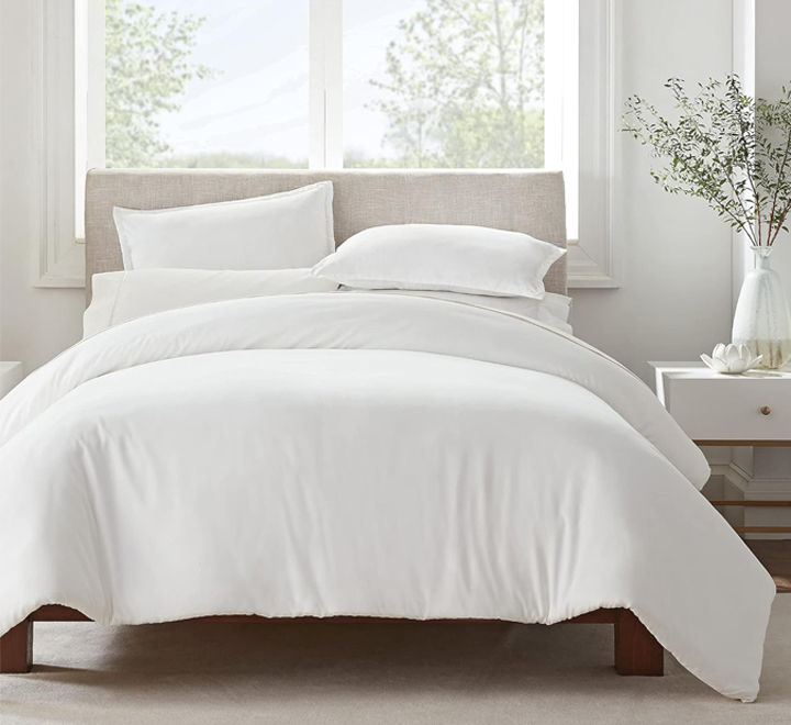 Housses de couette 180 fils au pouce carré blanches.