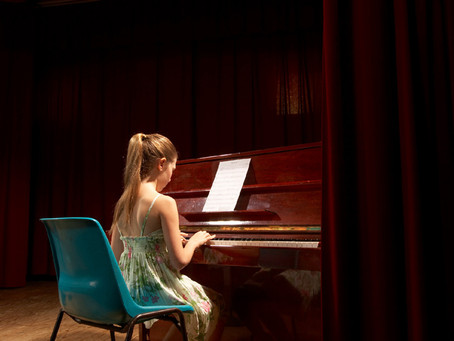 Black Piano, Brown Bench
