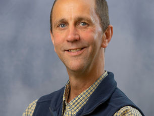 Professor Shares Cutting-Edge Research With Students andBroader Community