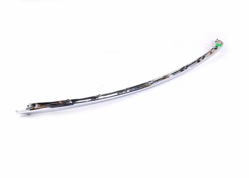 Miniatura: Moldura de la sección superior cromada