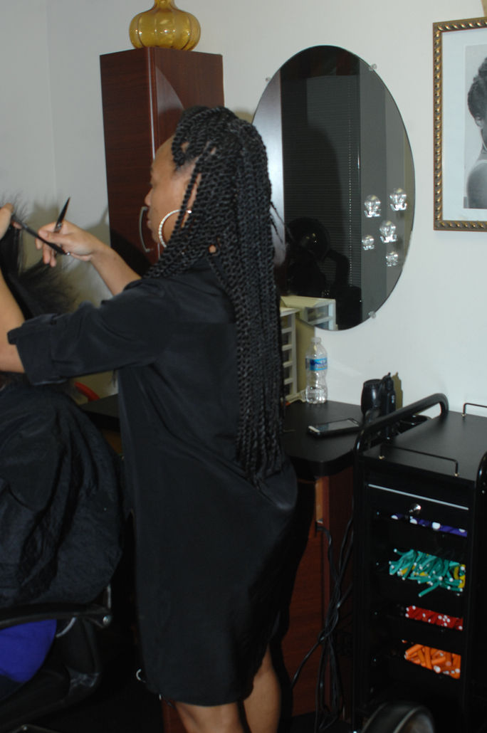 PRACTICALLY HAIR AND DAY SPA!!150 E Arlington Blvd # A, Greenville, NC 27858
Phone:(252) 355-8877mak