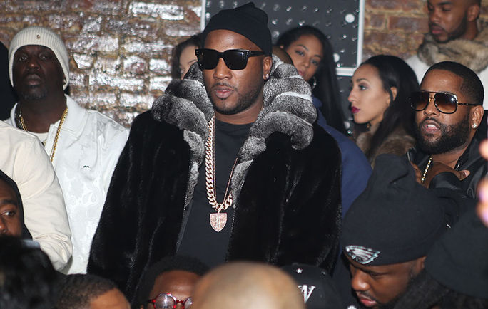 WHOOPS!! Rapper JEEZY’S False Teeth FELL OUT . . . During Performance . . . And He Had To GUM HIS WA