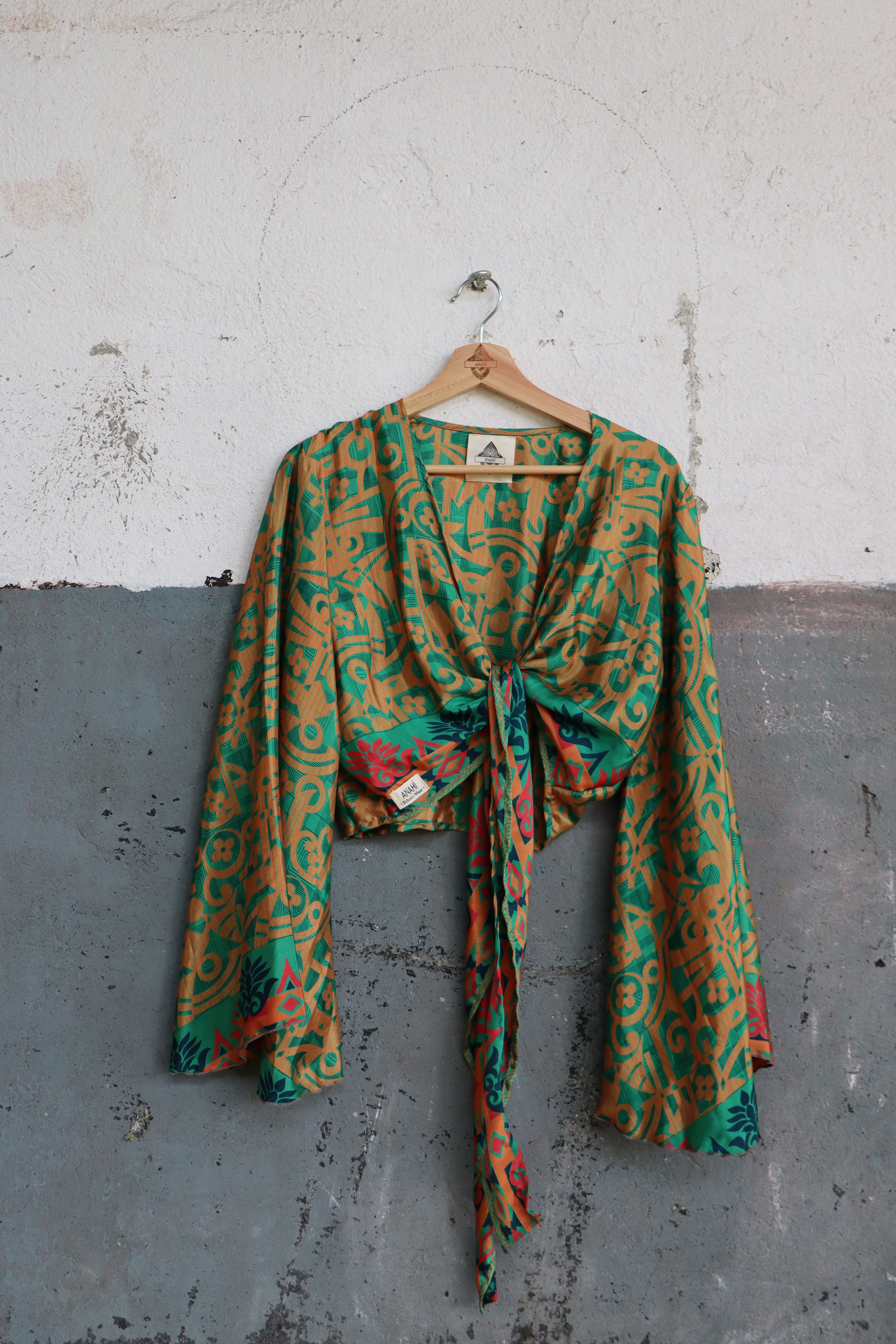 bell sleeve