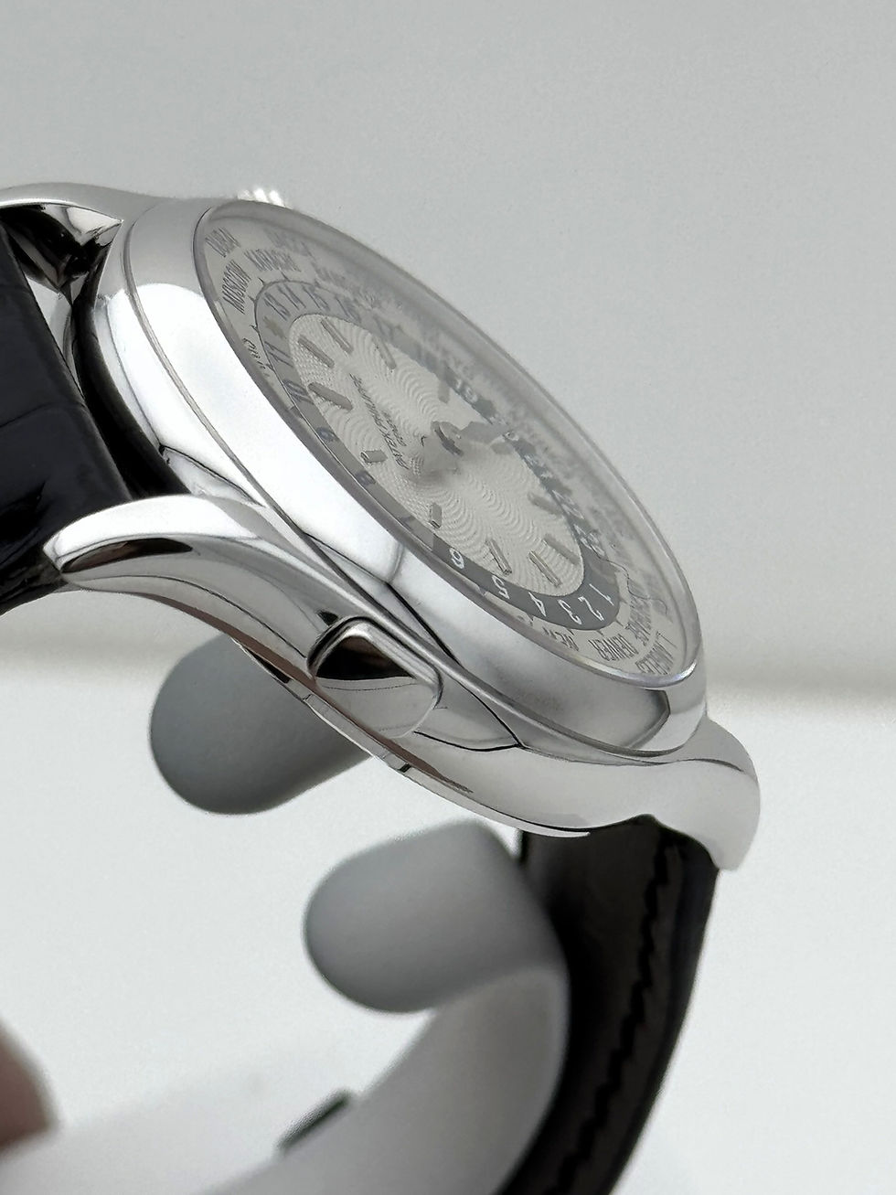Thumbnail: Patek Philippe 5110G-001 World Time 2005 Ca - Service Jan. 2026 2 years warranty