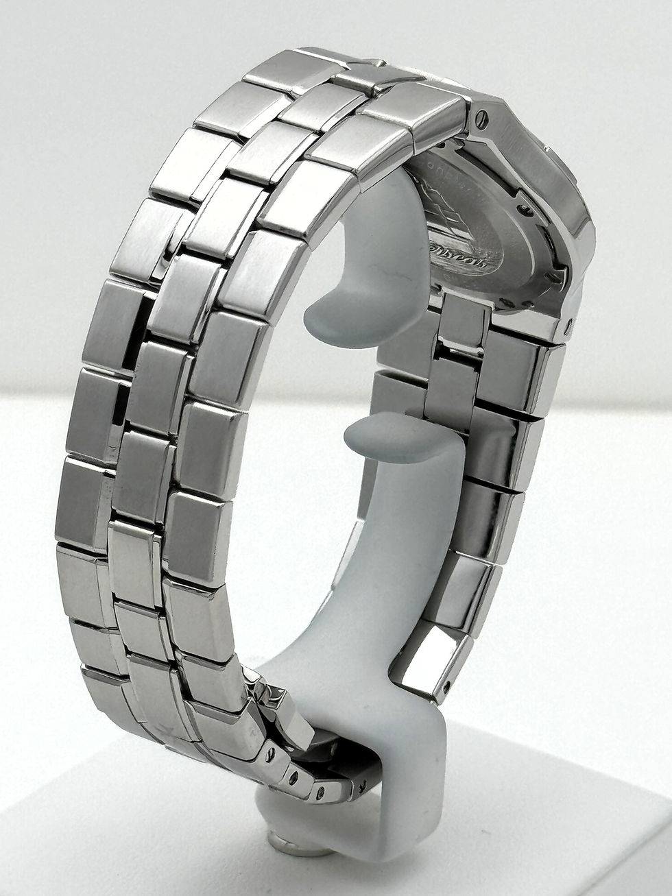 Thumbnail: Vacheron Constantin Overseas 35mm Blue Dial 42050/423A Rare Full-Set - 2001