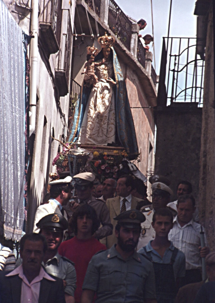 In paese 3