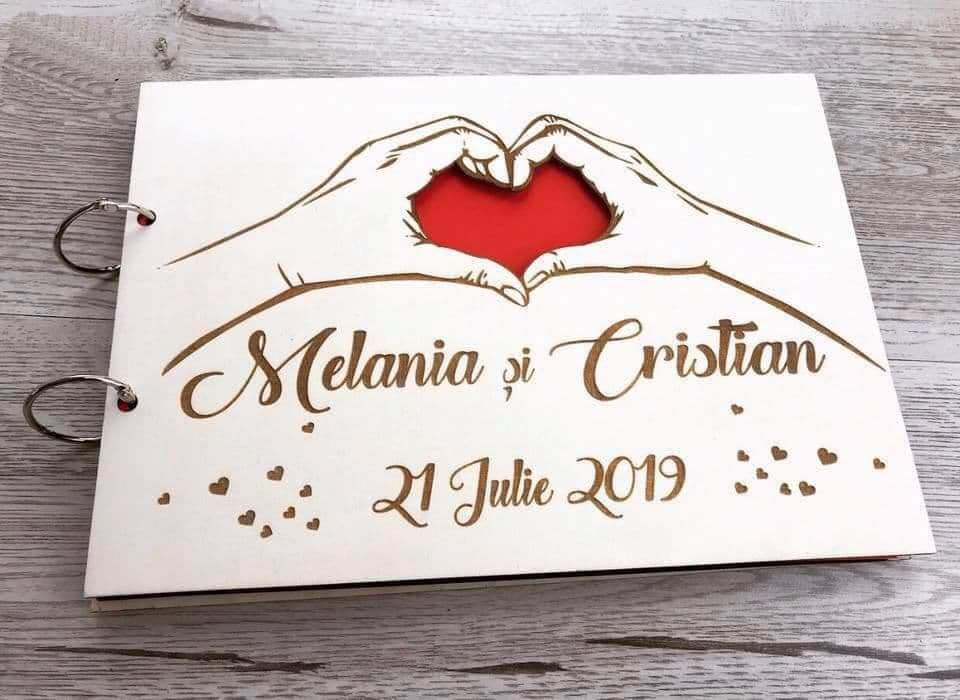 Miniatură: Guestbook de lemn
